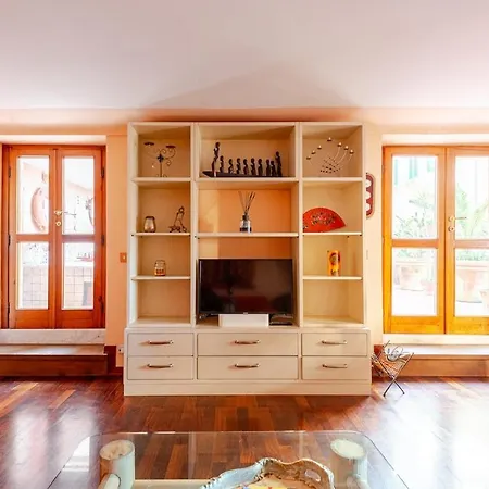 Appartamento Terrazza Privata-a 2 Passi Dal Mare- Versilia Royal Viareggio