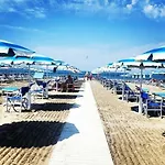 Daire Terrazza Privata-a 2 Passi Dal Mare- 