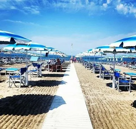 Apartament Terrazza Privata-a 2 Passi Dal Mare- 