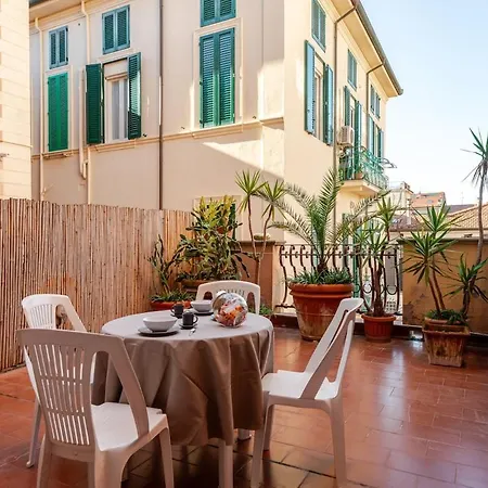 Διαμέρισμα Terrazza Privata-a 2 Passi Dal Mare- 